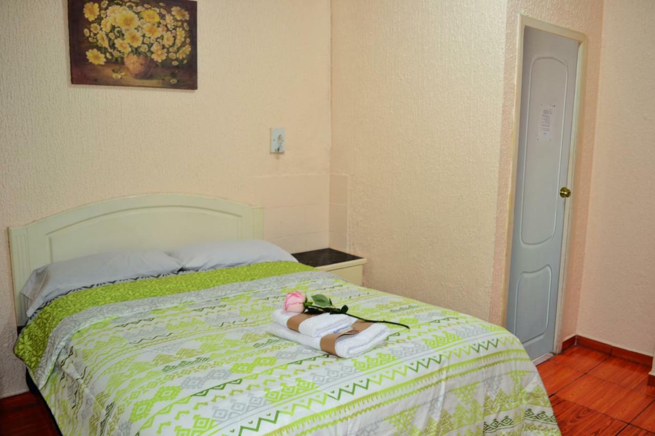 Hostal Brilliant Quito Exterior photo