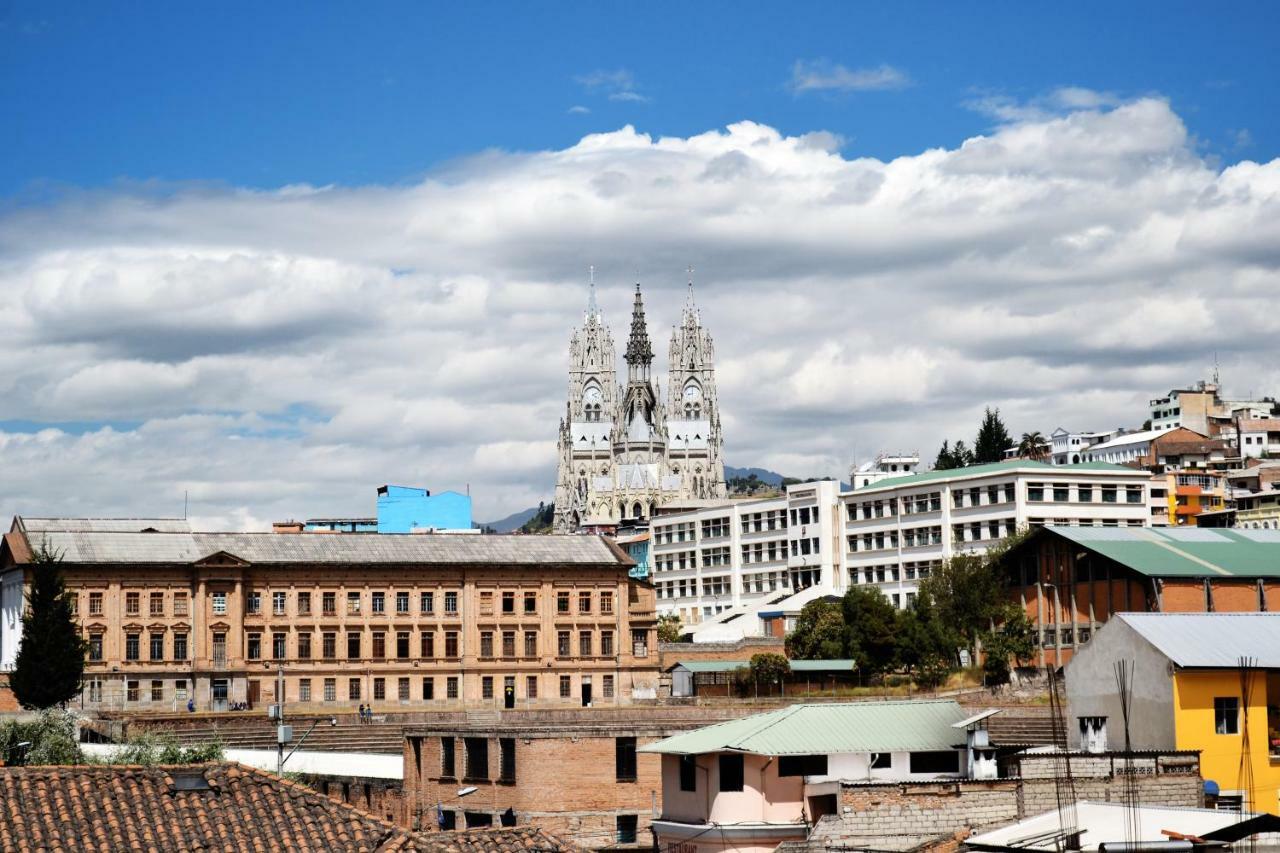 Hostal Brilliant Quito Exterior photo